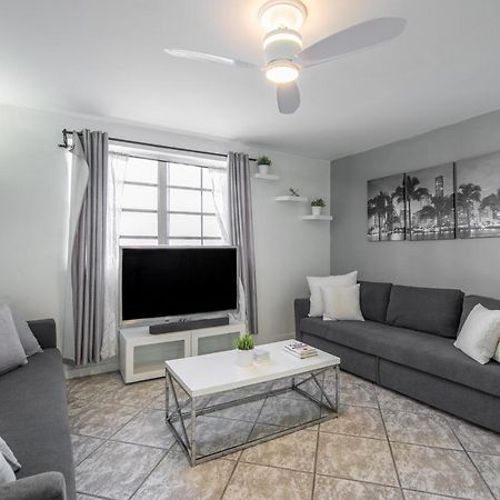 Collins Chic Miami Beach Exterior foto